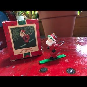 Hallmark Hot Dogger Santa On Skies